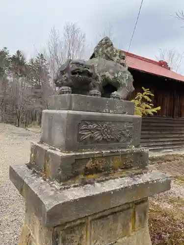 留辺蘂神社の像