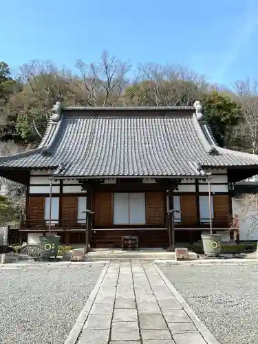 法玄寺の{uncategorized: "未分類", other: "その他", undefined: "問題あり", building: "その他建物", grave: "お墓", sacred_gate: "鳥居", guardian: "狛犬", statue: "像", buddha: "仏像", history: "歴史", nature: "自然", garden: "庭園", animal: "動物", pagoda: "塔", temizu: "手水舎", mountain_gate: "山門・神門", sanctuary: "本殿・本堂", subordinate: "末社・摂社", art: "芸術", scenery: "景色", jizo: "地蔵", ema: "絵馬", goshuin: "御朱印", omikuji: "おみくじ", items: "授与品その他", amulet: "お守り", goshuincho: "御朱印帳", eats: "食事", festival: "お祭り", votive_dance: "神楽", shichigosan: "七五三参", wedding: "結婚式", experience: "体験その他", initially: "初詣", around: "周辺", anti_infection: "感染症対策"}