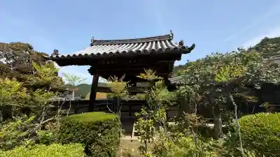 聖林寺の{uncategorized: "未分類", other: "その他", undefined: "問題あり", building: "その他建物", grave: "お墓", sacred_gate: "鳥居", guardian: "狛犬", statue: "像", buddha: "仏像", history: "歴史", nature: "自然", garden: "庭園", animal: "動物", pagoda: "塔", temizu: "手水舎", mountain_gate: "山門・神門", sanctuary: "本殿・本堂", subordinate: "末社・摂社", art: "芸術", scenery: "景色", jizo: "地蔵", ema: "絵馬", goshuin: "御朱印", omikuji: "おみくじ", items: "授与品その他", amulet: "お守り", goshuincho: "御朱印帳", eats: "食事", festival: "お祭り", votive_dance: "神楽", shichigosan: "七五三参", wedding: "結婚式", experience: "体験その他", initially: "初詣", around: "周辺", anti_infection: "感染症対策"}