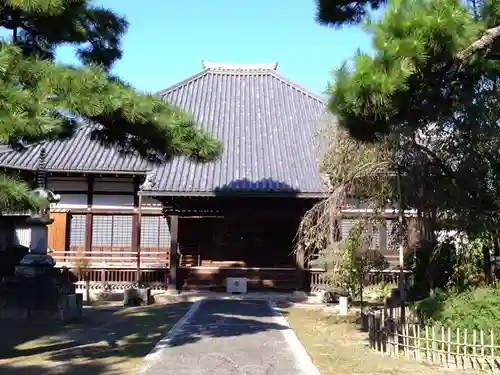 満性寺の本殿・本堂