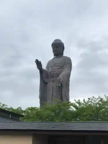 東本願寺本廟 牛久浄苑（牛久大仏）の仏像