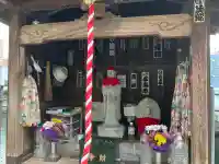 道慶地蔵尊の{uncategorized: "未分類", other: "その他", undefined: "問題あり", building: "その他建物", grave: "お墓", sacred_gate: "鳥居", guardian: "狛犬", statue: "像", buddha: "仏像", history: "歴史", nature: "自然", garden: "庭園", animal: "動物", pagoda: "塔", temizu: "手水舎", mountain_gate: "山門・神門", sanctuary: "本殿・本堂", subordinate: "末社・摂社", art: "芸術", scenery: "景色", jizo: "地蔵", ema: "絵馬", goshuin: "御朱印", omikuji: "おみくじ", items: "授与品その他", amulet: "お守り", goshuincho: "御朱印帳", eats: "食事", festival: "お祭り", votive_dance: "神楽", shichigosan: "七五三参", wedding: "結婚式", experience: "体験その他", initially: "初詣", around: "周辺", anti_infection: "感染症対策"}