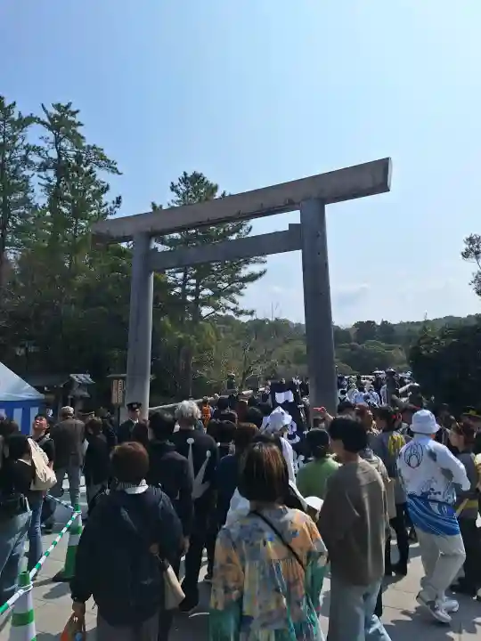 伊勢神宮内宮(皇大神宮)の{uncategorized: "未分類", other: "その他", undefined: "問題あり", building: "その他建物", grave: "お墓", sacred_gate: "鳥居", guardian: "狛犬", statue: "像", buddha: "仏像", history: "歴史", nature: "自然", garden: "庭園", animal: "動物", pagoda: "塔", temizu: "手水舎", mountain_gate: "山門・神門", sanctuary: "本殿・本堂", subordinate: "末社・摂社", art: "芸術", scenery: "景色", jizo: "地蔵", ema: "絵馬", goshuin: "御朱印", omikuji: "おみくじ", items: "授与品その他", amulet: "お守り", goshuincho: "御朱印帳", eats: "食事", festival: "お祭り", votive_dance: "神楽", shichigosan: "七五三参", wedding: "結婚式", experience: "体験その他", initially: "初詣", around: "周辺", anti_infection: "感染症対策"}