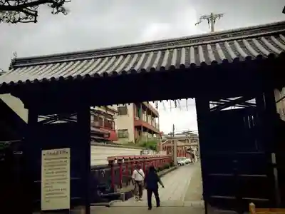 茨木神社の山門・神門