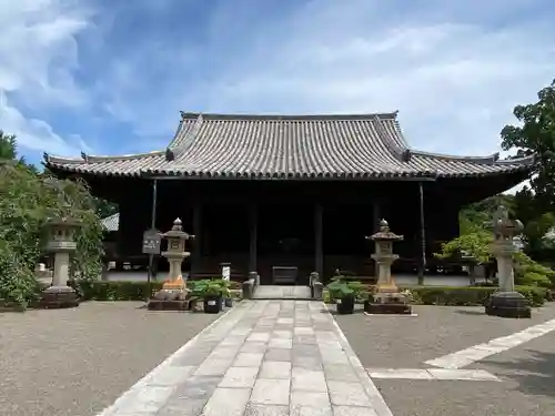 道成寺の本殿・本堂