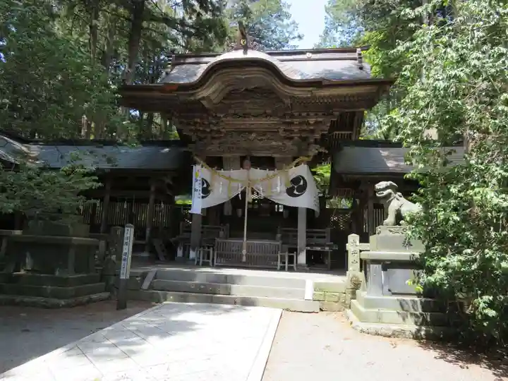 矢彦神社の山門・神門