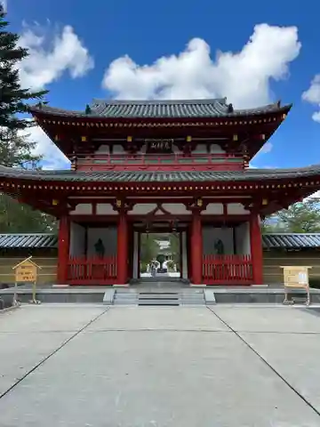 聖光寺の山門・神門