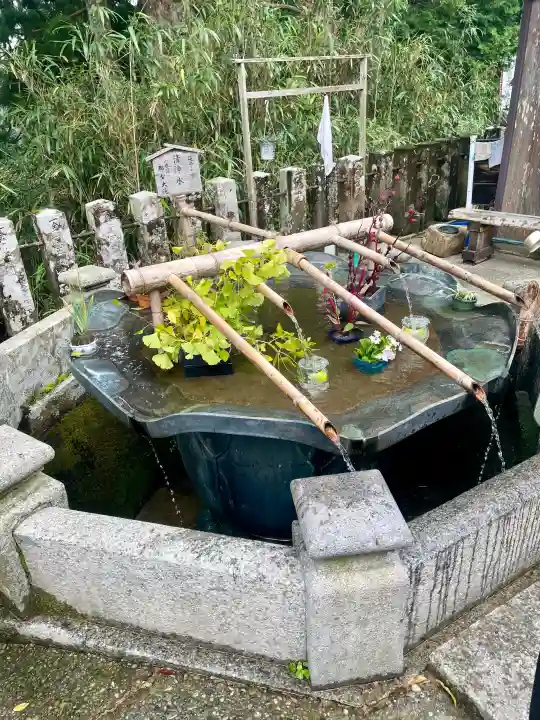 青岸渡寺の{uncategorized: "未分類", other: "その他", undefined: "問題あり", building: "その他建物", grave: "お墓", sacred_gate: "鳥居", guardian: "狛犬", statue: "像", buddha: "仏像", history: "歴史", nature: "自然", garden: "庭園", animal: "動物", pagoda: "塔", temizu: "手水舎", mountain_gate: "山門・神門", sanctuary: "本殿・本堂", subordinate: "末社・摂社", art: "芸術", scenery: "景色", jizo: "地蔵", ema: "絵馬", goshuin: "御朱印", omikuji: "おみくじ", items: "授与品その他", amulet: "お守り", goshuincho: "御朱印帳", eats: "食事", festival: "お祭り", votive_dance: "神楽", shichigosan: "七五三参", wedding: "結婚式", experience: "体験その他", initially: "初詣", around: "周辺", anti_infection: "感染症対策"}