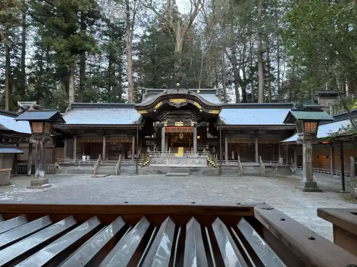 諏訪大社の{uncategorized: "未分類", other: "その他", undefined: "問題あり", building: "その他建物", grave: "お墓", sacred_gate: "鳥居", guardian: "狛犬", statue: "像", buddha: "仏像", history: "歴史", nature: "自然", garden: "庭園", animal: "動物", pagoda: "塔", temizu: "手水舎", mountain_gate: "山門・神門", sanctuary: "本殿・本堂", subordinate: "末社・摂社", art: "芸術", scenery: "景色", jizo: "地蔵", ema: "絵馬", goshuin: "御朱印", omikuji: "おみくじ", items: "授与品その他", amulet: "お守り", goshuincho: "御朱印帳", eats: "食事", festival: "お祭り", votive_dance: "神楽", shichigosan: "七五三参", wedding: "結婚式", experience: "体験その他", initially: "初詣", around: "周辺", anti_infection: "感染症対策"}