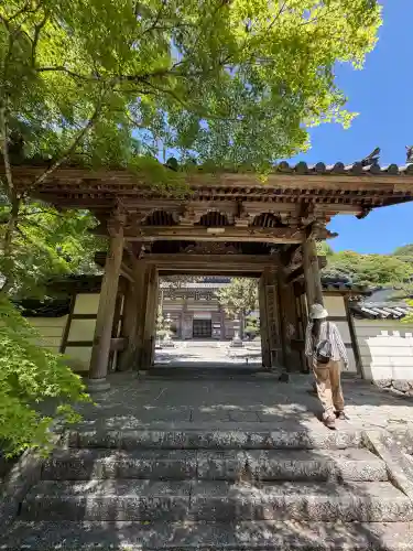 佛通寺の{uncategorized: "未分類", other: "その他", undefined: "問題あり", building: "その他建物", grave: "お墓", sacred_gate: "鳥居", guardian: "狛犬", statue: "像", buddha: "仏像", history: "歴史", nature: "自然", garden: "庭園", animal: "動物", pagoda: "塔", temizu: "手水舎", mountain_gate: "山門・神門", sanctuary: "本殿・本堂", subordinate: "末社・摂社", art: "芸術", scenery: "景色", jizo: "地蔵", ema: "絵馬", goshuin: "御朱印", omikuji: "おみくじ", items: "授与品その他", amulet: "お守り", goshuincho: "御朱印帳", eats: "食事", festival: "お祭り", votive_dance: "神楽", shichigosan: "七五三参", wedding: "結婚式", experience: "体験その他", initially: "初詣", around: "周辺", anti_infection: "感染症対策"}