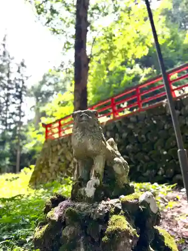 大門稲荷神社の狛犬