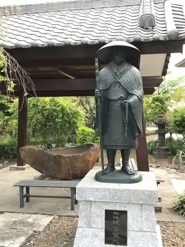 常福寺の像