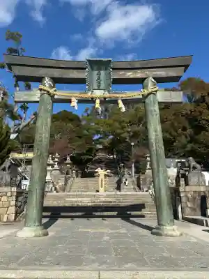 防府天満宮の{uncategorized: "未分類", other: "その他", undefined: "問題あり", building: "その他建物", grave: "お墓", sacred_gate: "鳥居", guardian: "狛犬", statue: "像", buddha: "仏像", history: "歴史", nature: "自然", garden: "庭園", animal: "動物", pagoda: "塔", temizu: "手水舎", mountain_gate: "山門・神門", sanctuary: "本殿・本堂", subordinate: "末社・摂社", art: "芸術", scenery: "景色", jizo: "地蔵", ema: "絵馬", goshuin: "御朱印", omikuji: "おみくじ", items: "授与品その他", amulet: "お守り", goshuincho: "御朱印帳", eats: "食事", festival: "お祭り", votive_dance: "神楽", shichigosan: "七五三参", wedding: "結婚式", experience: "体験その他", initially: "初詣", around: "周辺", anti_infection: "感染症対策"}