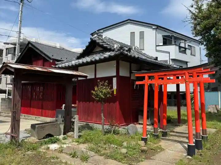 稲荷神社の{uncategorized: "未分類", other: "その他", undefined: "問題あり", building: "その他建物", grave: "お墓", sacred_gate: "鳥居", guardian: "狛犬", statue: "像", buddha: "仏像", history: "歴史", nature: "自然", garden: "庭園", animal: "動物", pagoda: "塔", temizu: "手水舎", mountain_gate: "山門・神門", sanctuary: "本殿・本堂", subordinate: "末社・摂社", art: "芸術", scenery: "景色", jizo: "地蔵", ema: "絵馬", goshuin: "御朱印", omikuji: "おみくじ", items: "授与品その他", amulet: "お守り", goshuincho: "御朱印帳", eats: "食事", festival: "お祭り", votive_dance: "神楽", shichigosan: "七五三参", wedding: "結婚式", experience: "体験その他", initially: "初詣", around: "周辺", anti_infection: "感染症対策"}