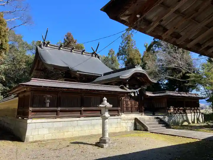 豊満神社の本殿・本堂