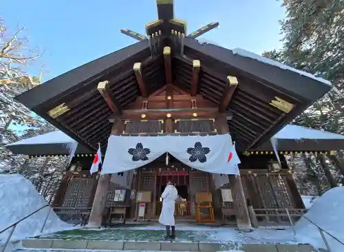 上川神社の本殿