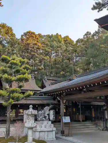 建部大社の{uncategorized: "未分類", other: "その他", undefined: "問題あり", building: "その他建物", grave: "お墓", sacred_gate: "鳥居", guardian: "狛犬", statue: "像", buddha: "仏像", history: "歴史", nature: "自然", garden: "庭園", animal: "動物", pagoda: "塔", temizu: "手水舎", mountain_gate: "山門・神門", sanctuary: "本殿・本堂", subordinate: "末社・摂社", art: "芸術", scenery: "景色", jizo: "地蔵", ema: "絵馬", goshuin: "御朱印", omikuji: "おみくじ", items: "授与品その他", amulet: "お守り", goshuincho: "御朱印帳", eats: "食事", festival: "お祭り", votive_dance: "神楽", shichigosan: "七五三参", wedding: "結婚式", experience: "体験その他", initially: "初詣", around: "周辺", anti_infection: "感染症対策"}