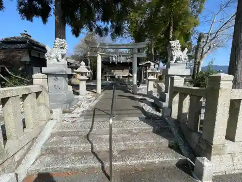 春日神社(世継)の{uncategorized: "未分類", other: "その他", undefined: "問題あり", building: "その他建物", grave: "お墓", sacred_gate: "鳥居", guardian: "狛犬", statue: "像", buddha: "仏像", history: "歴史", nature: "自然", garden: "庭園", animal: "動物", pagoda: "塔", temizu: "手水舎", mountain_gate: "山門・神門", sanctuary: "本殿・本堂", subordinate: "末社・摂社", art: "芸術", scenery: "景色", jizo: "地蔵", ema: "絵馬", goshuin: "御朱印", omikuji: "おみくじ", items: "授与品その他", amulet: "お守り", goshuincho: "御朱印帳", eats: "食事", festival: "お祭り", votive_dance: "神楽", shichigosan: "七五三参", wedding: "結婚式", experience: "体験その他", initially: "初詣", around: "周辺", anti_infection: "感染症対策"}