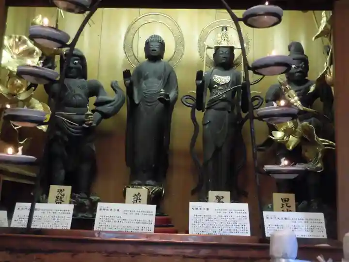 東阿閉薬師堂の芸術