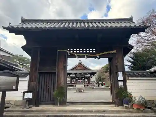 篠津神社の山門・神門