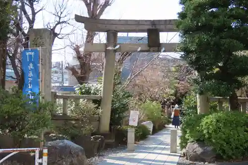 鳩森八幡神社の鳥居