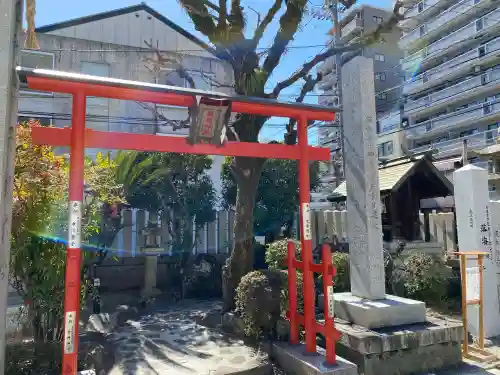 比治山神社の{uncategorized: "未分類", other: "その他", undefined: "問題あり", building: "その他建物", grave: "お墓", sacred_gate: "鳥居", guardian: "狛犬", statue: "像", buddha: "仏像", history: "歴史", nature: "自然", garden: "庭園", animal: "動物", pagoda: "塔", temizu: "手水舎", mountain_gate: "山門・神門", sanctuary: "本殿・本堂", subordinate: "末社・摂社", art: "芸術", scenery: "景色", jizo: "地蔵", ema: "絵馬", goshuin: "御朱印", omikuji: "おみくじ", items: "授与品その他", amulet: "お守り", goshuincho: "御朱印帳", eats: "食事", festival: "お祭り", votive_dance: "神楽", shichigosan: "七五三参", wedding: "結婚式", experience: "体験その他", initially: "初詣", around: "周辺", anti_infection: "感染症対策"}