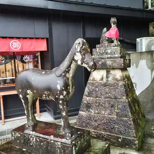 御館山稲荷神社の狛犬