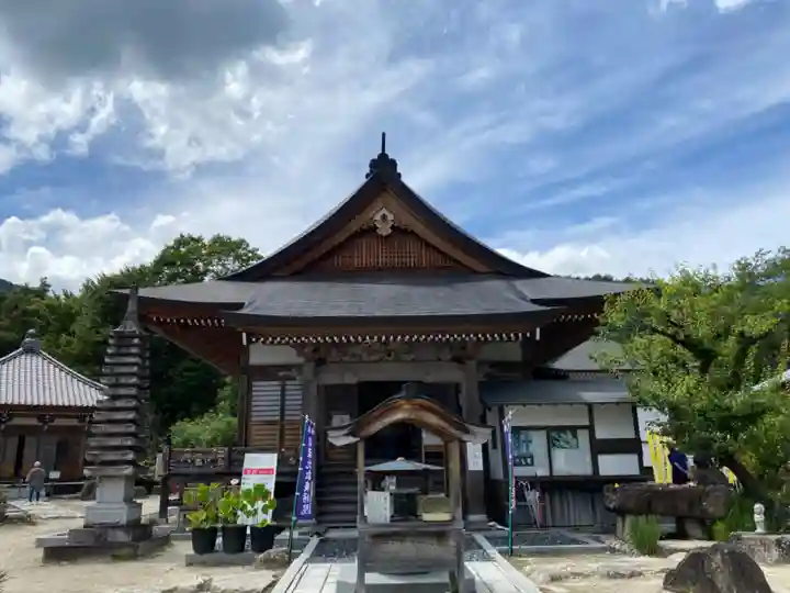 信濃比叡廣拯院の本殿・本堂