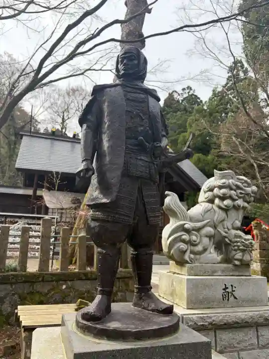 春日山神社の{uncategorized: "未分類", other: "その他", undefined: "問題あり", building: "その他建物", grave: "お墓", sacred_gate: "鳥居", guardian: "狛犬", statue: "像", buddha: "仏像", history: "歴史", nature: "自然", garden: "庭園", animal: "動物", pagoda: "塔", temizu: "手水舎", mountain_gate: "山門・神門", sanctuary: "本殿・本堂", subordinate: "末社・摂社", art: "芸術", scenery: "景色", jizo: "地蔵", ema: "絵馬", goshuin: "御朱印", omikuji: "おみくじ", items: "授与品その他", amulet: "お守り", goshuincho: "御朱印帳", eats: "食事", festival: "お祭り", votive_dance: "神楽", shichigosan: "七五三参", wedding: "結婚式", experience: "体験その他", initially: "初詣", around: "周辺", anti_infection: "感染症対策"}