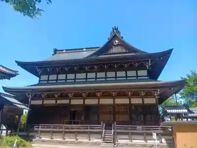 関善光寺の{uncategorized: "未分類", other: "その他", undefined: "問題あり", building: "その他建物", grave: "お墓", sacred_gate: "鳥居", guardian: "狛犬", statue: "像", buddha: "仏像", history: "歴史", nature: "自然", garden: "庭園", animal: "動物", pagoda: "塔", temizu: "手水舎", mountain_gate: "山門・神門", sanctuary: "本殿・本堂", subordinate: "末社・摂社", art: "芸術", scenery: "景色", jizo: "地蔵", ema: "絵馬", goshuin: "御朱印", omikuji: "おみくじ", items: "授与品その他", amulet: "お守り", goshuincho: "御朱印帳", eats: "食事", festival: "お祭り", votive_dance: "神楽", shichigosan: "七五三参", wedding: "結婚式", experience: "体験その他", initially: "初詣", around: "周辺", anti_infection: "感染症対策"}