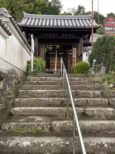 寶幢寺の山門