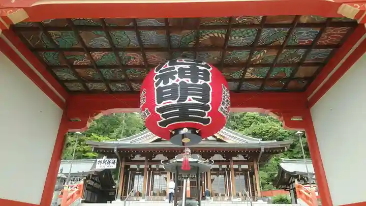 門戸厄神東光寺の山門・神門
