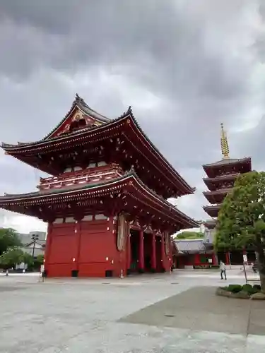 浅草寺の山門