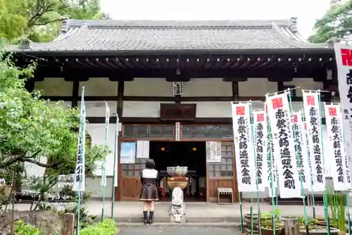 弥勒寺の本殿・本堂