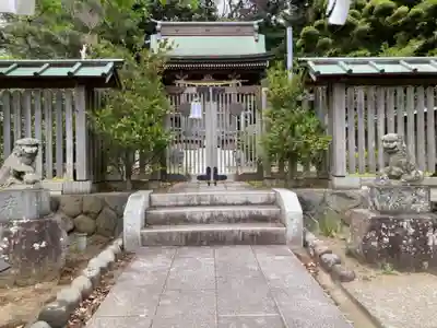 片瀬諏訪神社の山門・神門