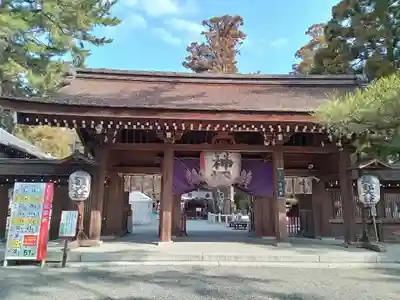 建部大社の山門・神門