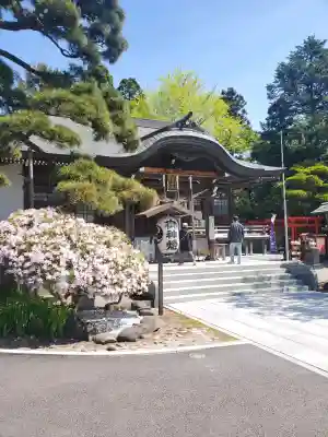 湯倉神社の{uncategorized: "未分類", other: "その他", undefined: "問題あり", building: "その他建物", grave: "お墓", sacred_gate: "鳥居", guardian: "狛犬", statue: "像", buddha: "仏像", history: "歴史", nature: "自然", garden: "庭園", animal: "動物", pagoda: "塔", temizu: "手水舎", mountain_gate: "山門・神門", sanctuary: "本殿・本堂", subordinate: "末社・摂社", art: "芸術", scenery: "景色", jizo: "地蔵", ema: "絵馬", goshuin: "御朱印", omikuji: "おみくじ", items: "授与品その他", amulet: "お守り", goshuincho: "御朱印帳", eats: "食事", festival: "お祭り", votive_dance: "神楽", shichigosan: "七五三参", wedding: "結婚式", experience: "体験その他", initially: "初詣", around: "周辺", anti_infection: "感染症対策"}
