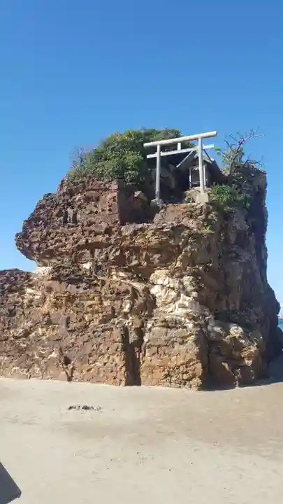 稲佐の浜 弁天島(島根県)