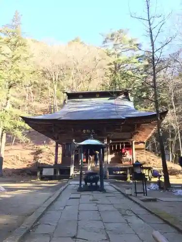 文殊堂の本殿・本堂