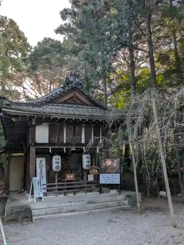 建部大社の{uncategorized: "未分類", other: "その他", undefined: "問題あり", building: "その他建物", grave: "お墓", sacred_gate: "鳥居", guardian: "狛犬", statue: "像", buddha: "仏像", history: "歴史", nature: "自然", garden: "庭園", animal: "動物", pagoda: "塔", temizu: "手水舎", mountain_gate: "山門・神門", sanctuary: "本殿・本堂", subordinate: "末社・摂社", art: "芸術", scenery: "景色", jizo: "地蔵", ema: "絵馬", goshuin: "御朱印", omikuji: "おみくじ", items: "授与品その他", amulet: "お守り", goshuincho: "御朱印帳", eats: "食事", festival: "お祭り", votive_dance: "神楽", shichigosan: "七五三参", wedding: "結婚式", experience: "体験その他", initially: "初詣", around: "周辺", anti_infection: "感染症対策"}