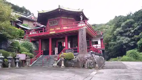うさみ観音寺の山門・神門