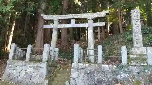 二柱神社の鳥居