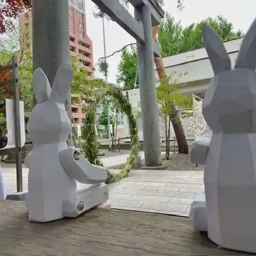 彌彦神社　(伊夜日子神社)の像