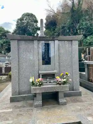 本乗寺の{uncategorized: "未分類", other: "その他", undefined: "問題あり", building: "その他建物", grave: "お墓", sacred_gate: "鳥居", guardian: "狛犬", statue: "像", buddha: "仏像", history: "歴史", nature: "自然", garden: "庭園", animal: "動物", pagoda: "塔", temizu: "手水舎", mountain_gate: "山門・神門", sanctuary: "本殿・本堂", subordinate: "末社・摂社", art: "芸術", scenery: "景色", jizo: "地蔵", ema: "絵馬", goshuin: "御朱印", omikuji: "おみくじ", items: "授与品その他", amulet: "お守り", goshuincho: "御朱印帳", eats: "食事", festival: "お祭り", votive_dance: "神楽", shichigosan: "七五三参", wedding: "結婚式", experience: "体験その他", initially: "初詣", around: "周辺", anti_infection: "感染症対策"}
