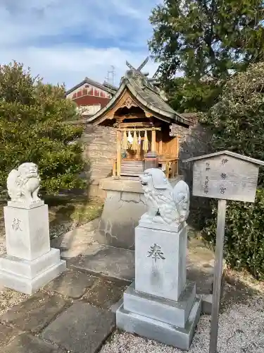 宇美神社の{uncategorized: "未分類", other: "その他", undefined: "問題あり", building: "その他建物", grave: "お墓", sacred_gate: "鳥居", guardian: "狛犬", statue: "像", buddha: "仏像", history: "歴史", nature: "自然", garden: "庭園", animal: "動物", pagoda: "塔", temizu: "手水舎", mountain_gate: "山門・神門", sanctuary: "本殿・本堂", subordinate: "末社・摂社", art: "芸術", scenery: "景色", jizo: "地蔵", ema: "絵馬", goshuin: "御朱印", omikuji: "おみくじ", items: "授与品その他", amulet: "お守り", goshuincho: "御朱印帳", eats: "食事", festival: "お祭り", votive_dance: "神楽", shichigosan: "七五三参", wedding: "結婚式", experience: "体験その他", initially: "初詣", around: "周辺", anti_infection: "感染症対策"}