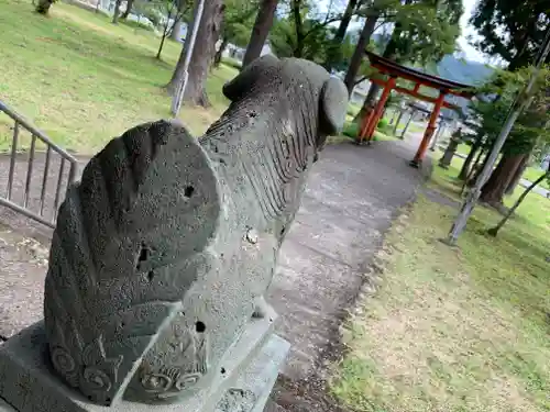 瀧神社の狛犬