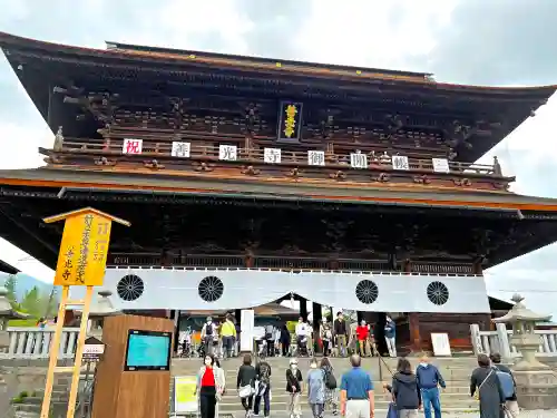 善光寺の山門・神門