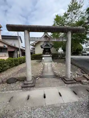 神明宮の{uncategorized: "未分類", other: "その他", undefined: "問題あり", building: "その他建物", grave: "お墓", sacred_gate: "鳥居", guardian: "狛犬", statue: "像", buddha: "仏像", history: "歴史", nature: "自然", garden: "庭園", animal: "動物", pagoda: "塔", temizu: "手水舎", mountain_gate: "山門・神門", sanctuary: "本殿・本堂", subordinate: "末社・摂社", art: "芸術", scenery: "景色", jizo: "地蔵", ema: "絵馬", goshuin: "御朱印", omikuji: "おみくじ", items: "授与品その他", amulet: "お守り", goshuincho: "御朱印帳", eats: "食事", festival: "お祭り", votive_dance: "神楽", shichigosan: "七五三参", wedding: "結婚式", experience: "体験その他", initially: "初詣", around: "周辺", anti_infection: "感染症対策"}