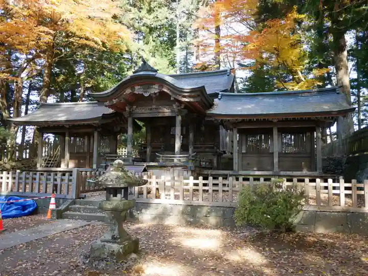 乙事諏訪神社の本殿・本堂
