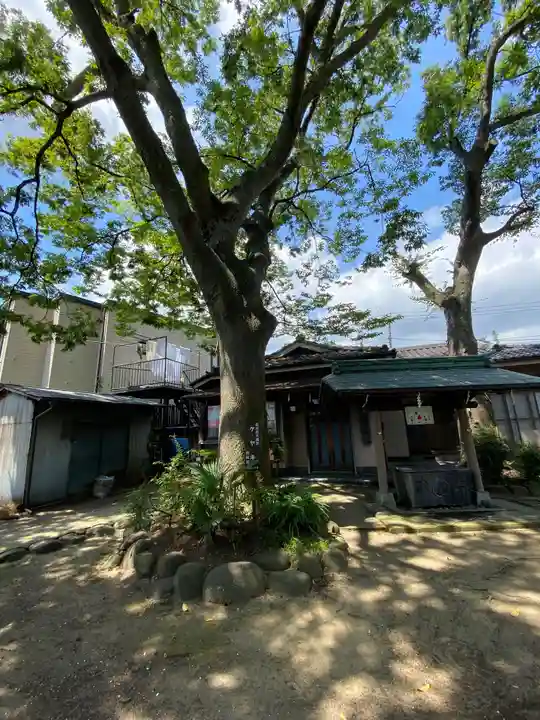 八幡橋八幡神社の庭園